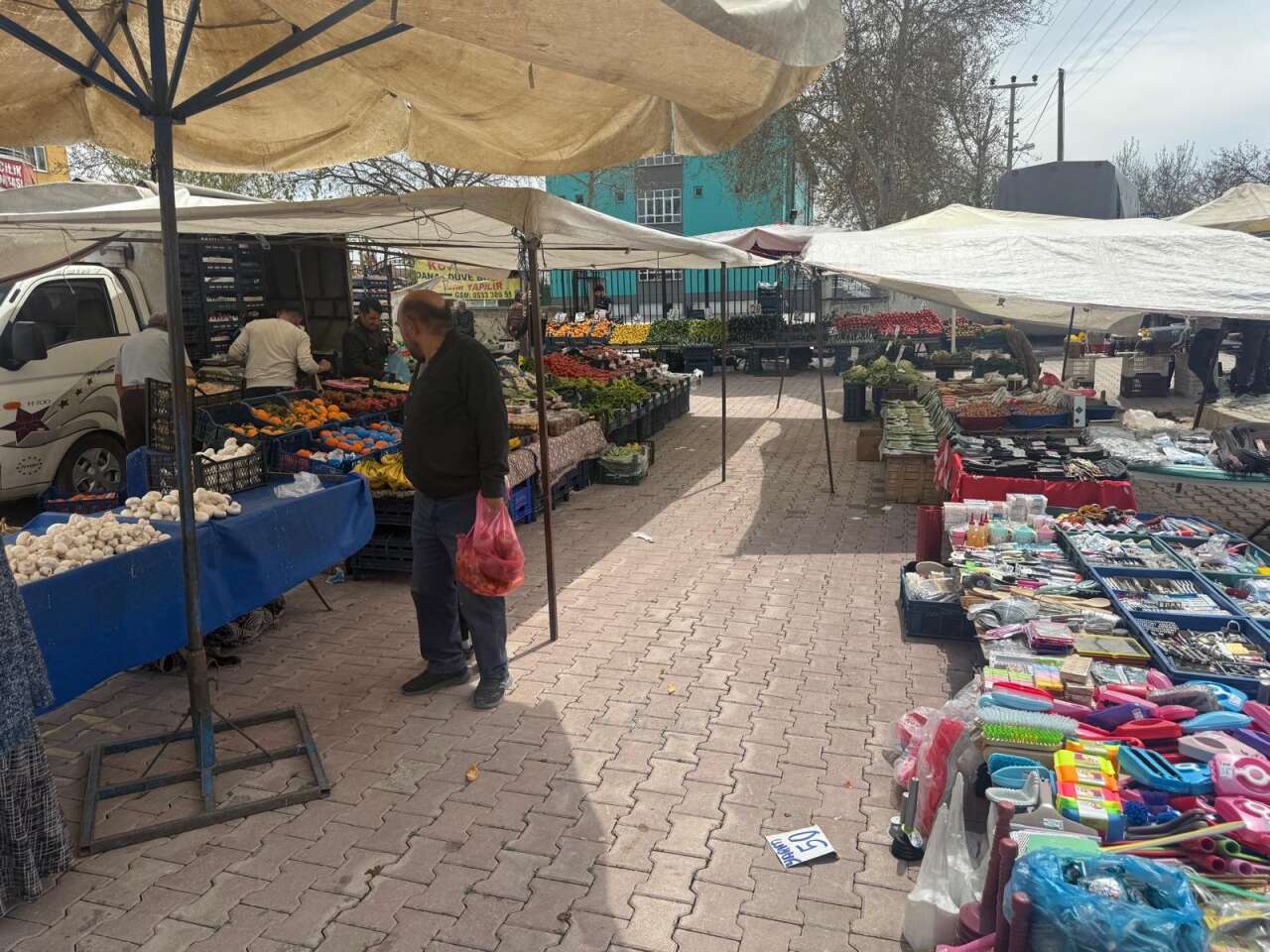 Konya pazarlarında etiket şaşkınlığı! Çoğu yarım yarım satılıyor 29